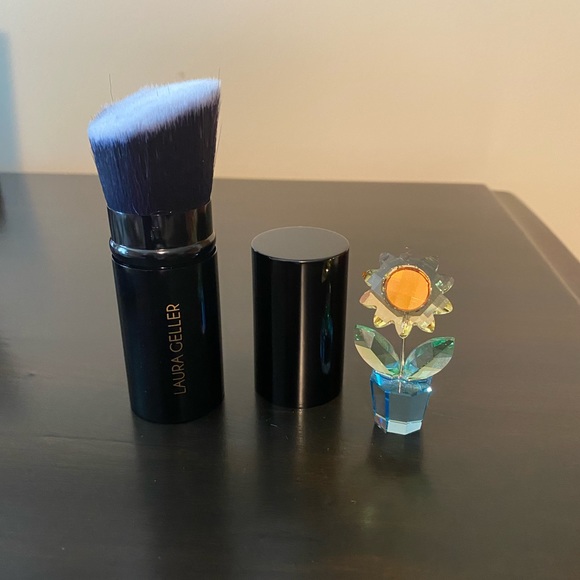 Laura Geller Makeup New Laura Geller Retractable Angled Kabuki